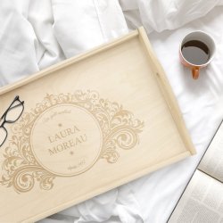 Plateau de lit en bois naturel personnalisé pour l'anniversaire de maman