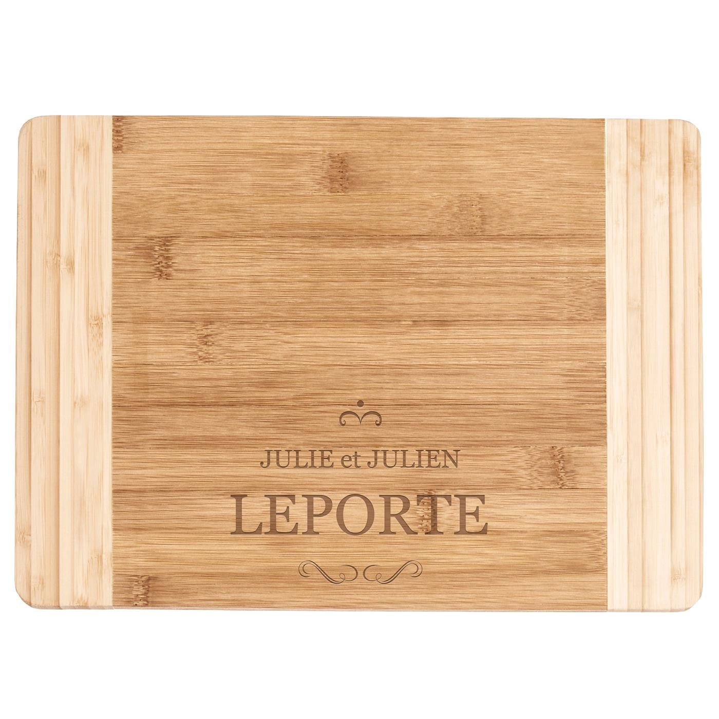 Planche à découper en bois de bambou personnalisée pour des jeunes mariés