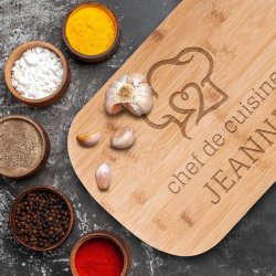 Planche à découper en bambou personnalisée pour une femme pour la Saint-Valentin