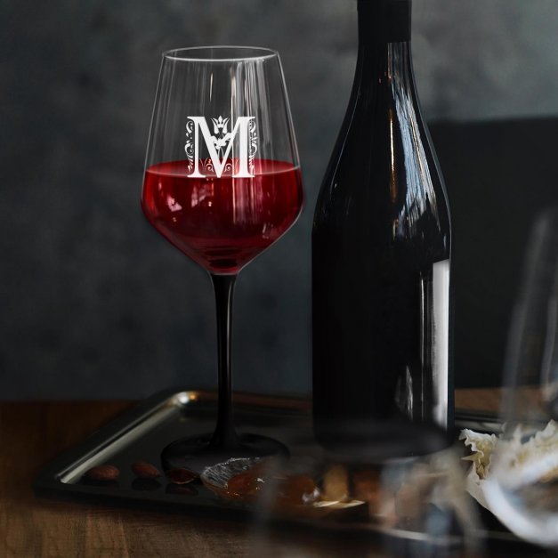6 verres à vin à pied noir avec gravure pour lui avec une initiale