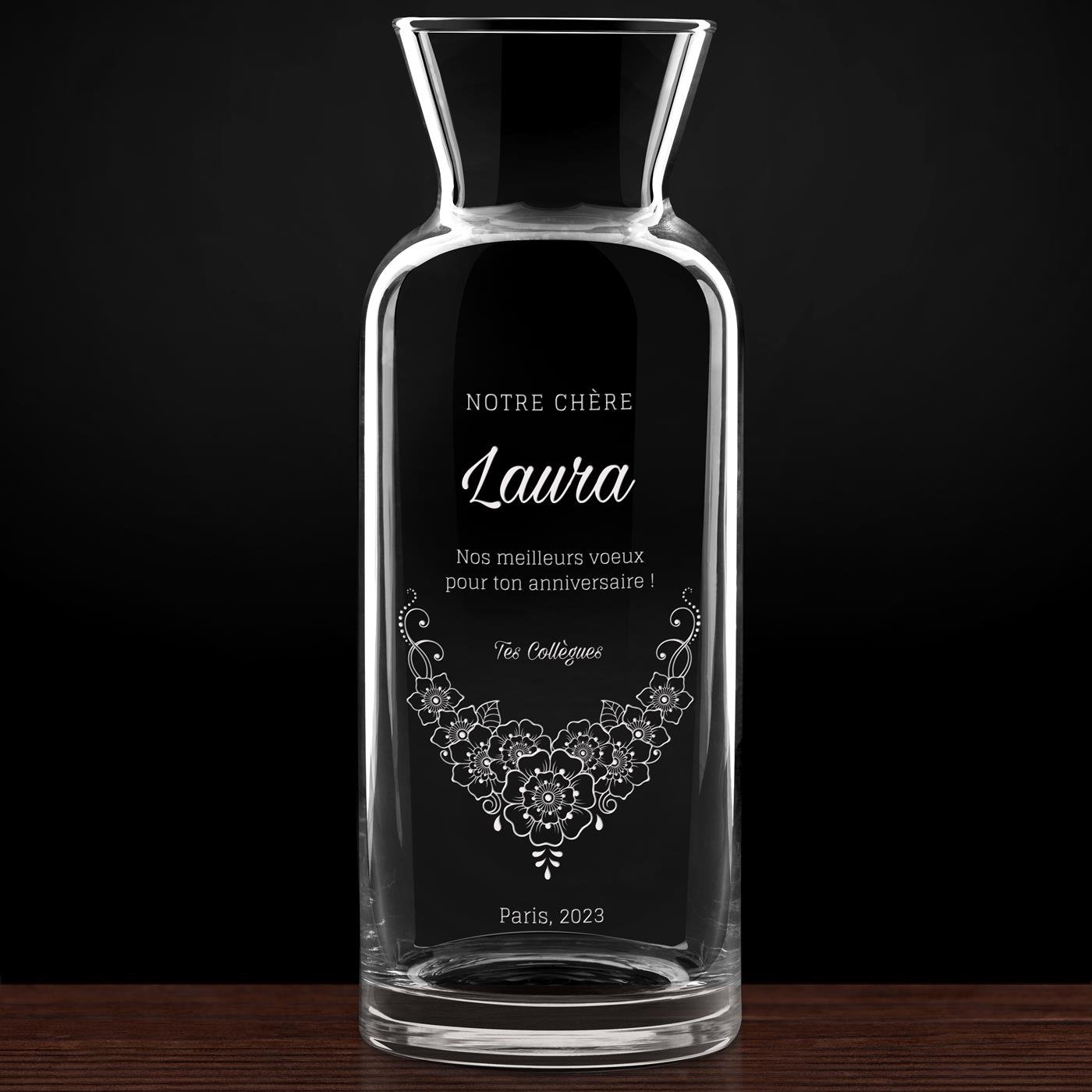 Carafe à eau en verre personnalisée pour l'anniversaire d'une collègue