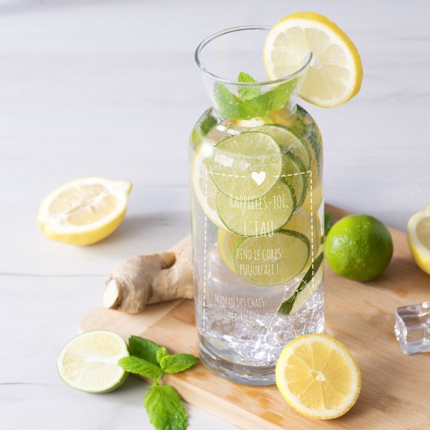 Carafe à eau en verre avec gravure pour l'anniversaire d'une sœur