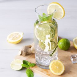 Carafe à eau en verre avec gravure pour l'anniversaire d'une copine