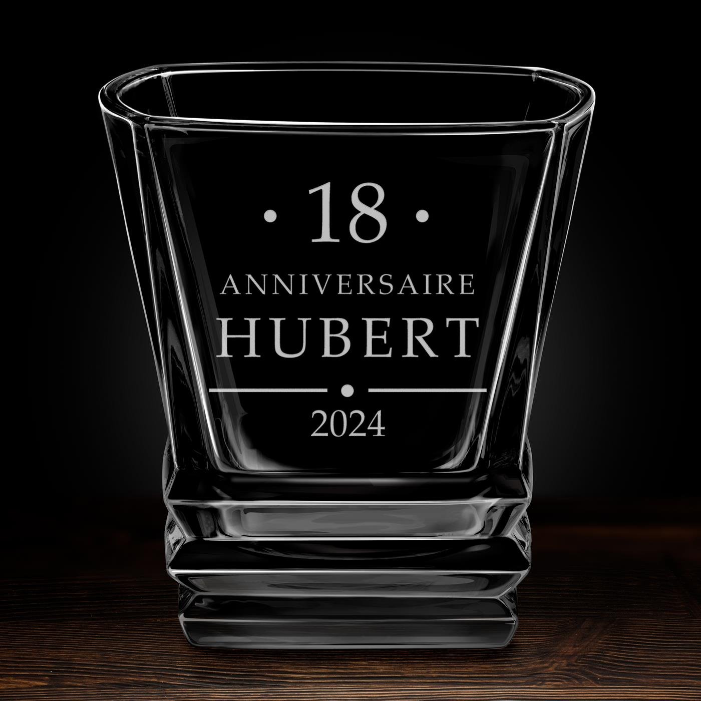 Verre à whisky Geometric avec gravure pour lui 18 ans anniversaire
