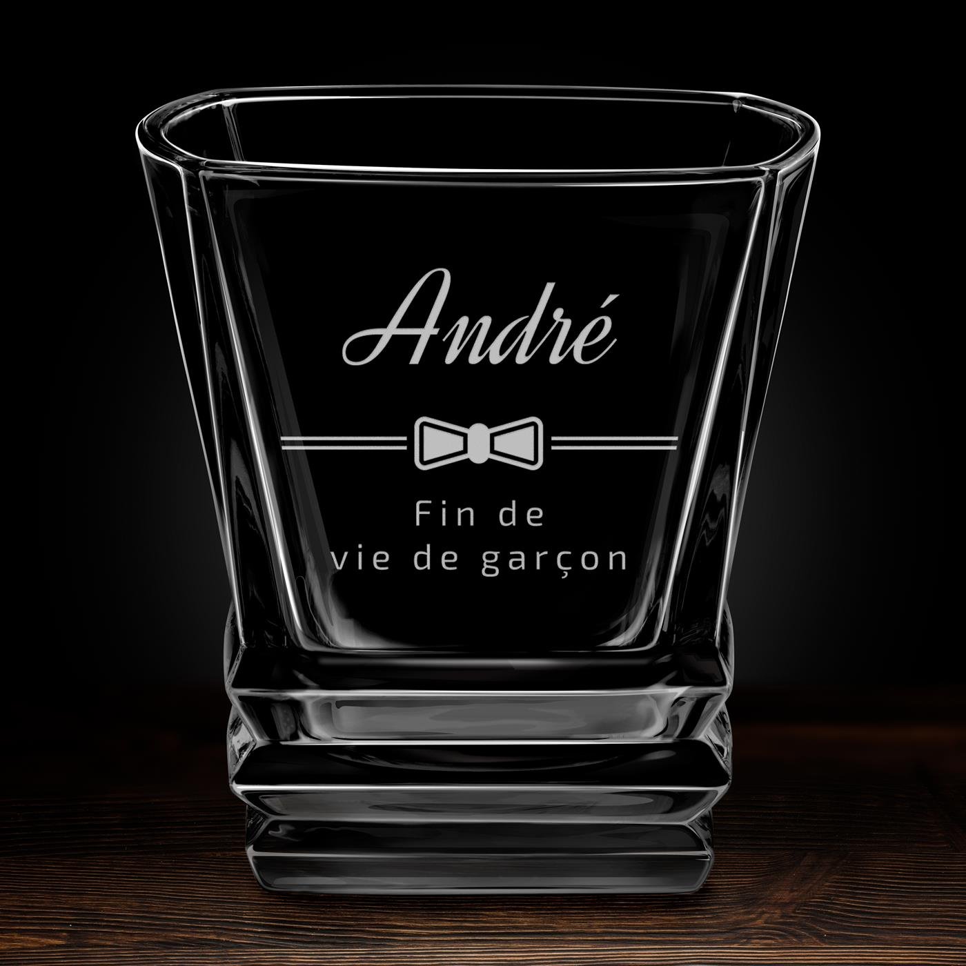 Verre à whisky Geometric avec gravure pour futur marié pour enterrement de vie de garçon