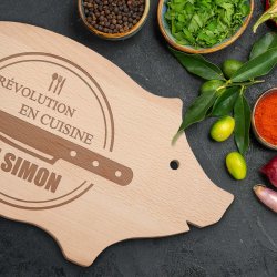Planche à découper en forme de cochon avec gravure pour l'anniversaire d'un mari
