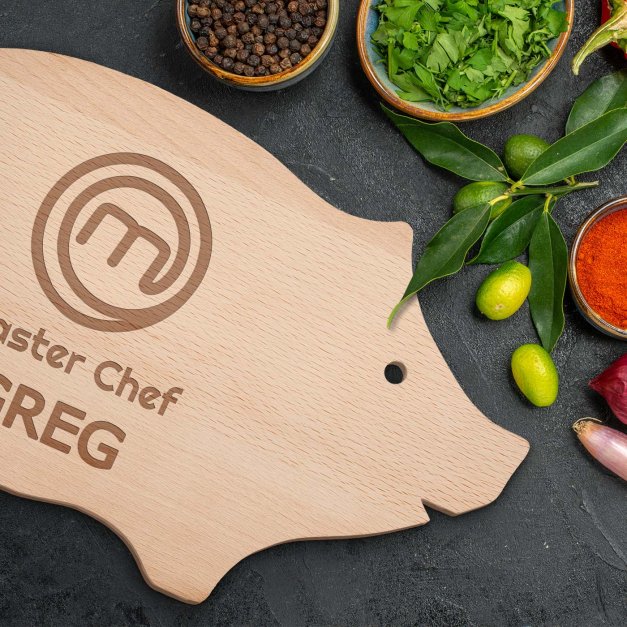 Planche à découper en forme de cochon personnalisée pour l'anniversaire d'un master chef