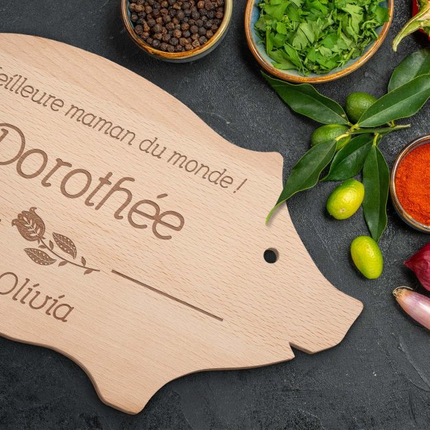 Planche à découper en forme de cochon avec gravure pour la fête des mères