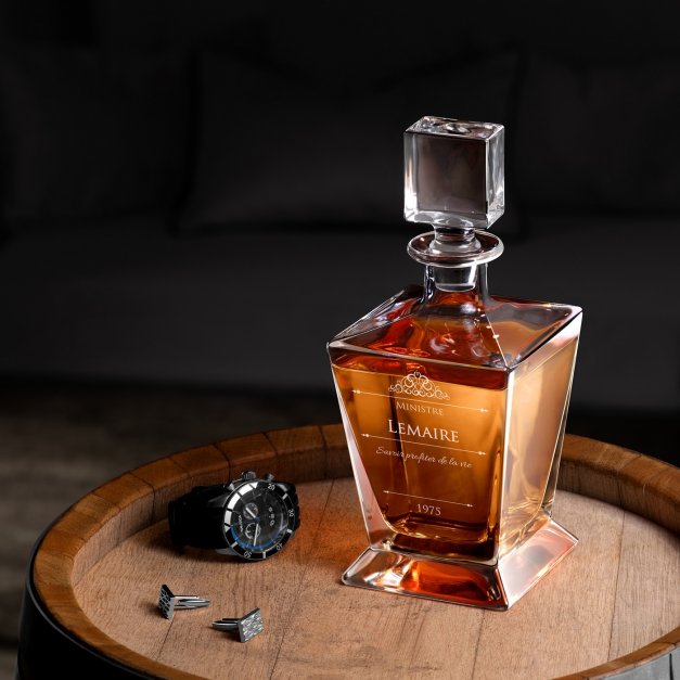 Carafe à whisky Pyramid avec gravure pour homme d'affaires pour anniversaire