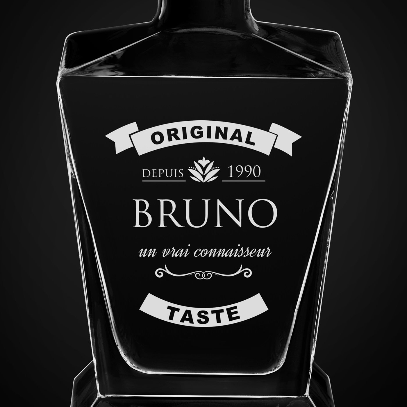 Carafe à whisky Pyramid avec gravure pour un vrai connaisseur
