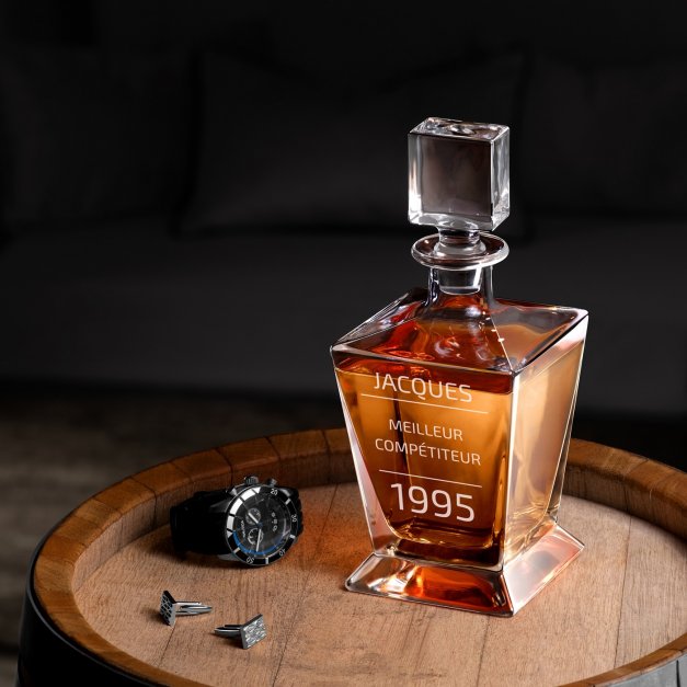 Carafe à whisky Pyramid avec gravure pour ami pour anniversaire