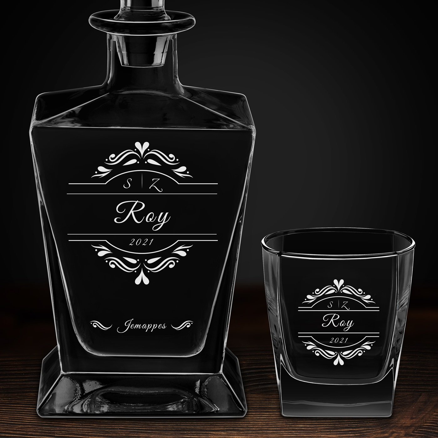 Carafe à whisky Pyramid et 2 verres avec gravure pour époux