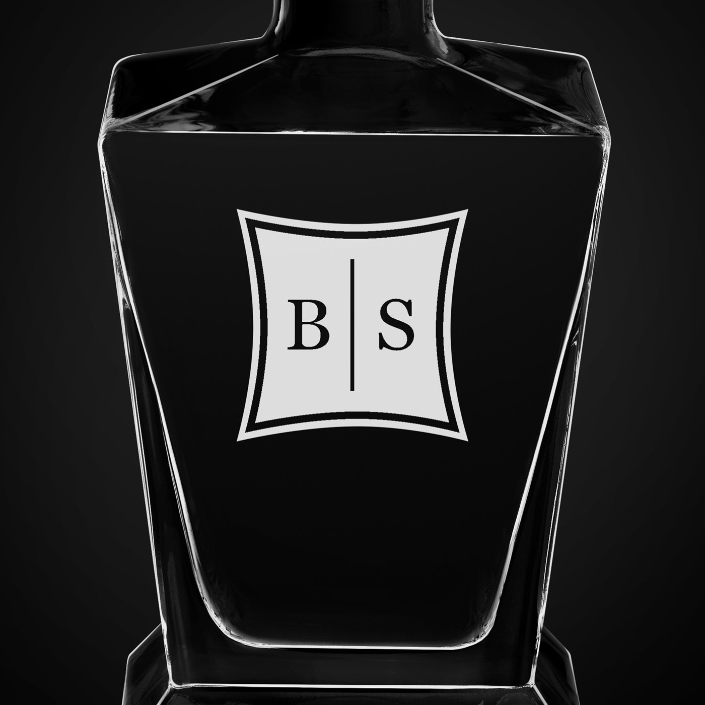 Carafe à whisky Pyramid gravée avec des initiales pour des amoureux