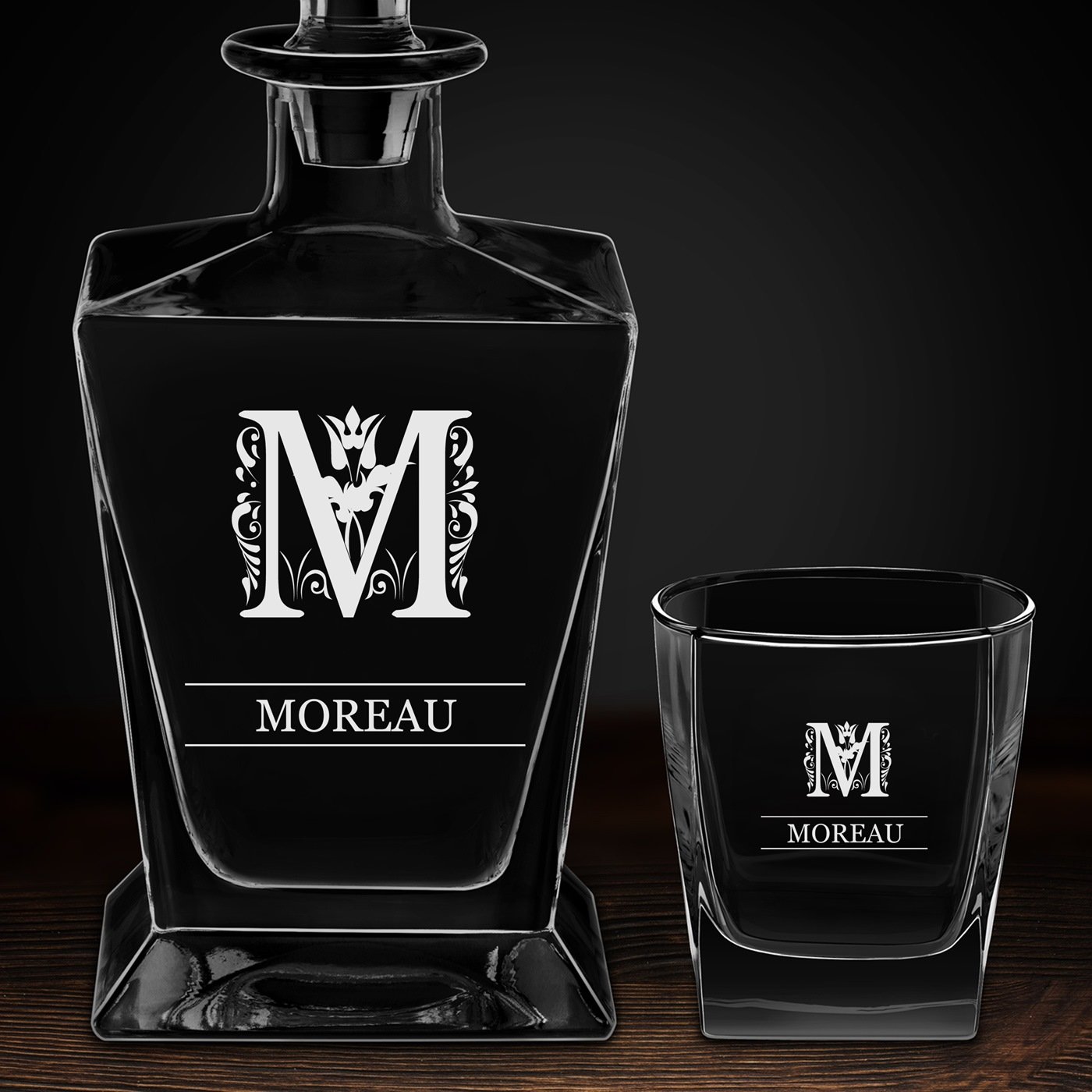 Carafe à whisky Pyramid et 4 verres avec gravure pour gentleman