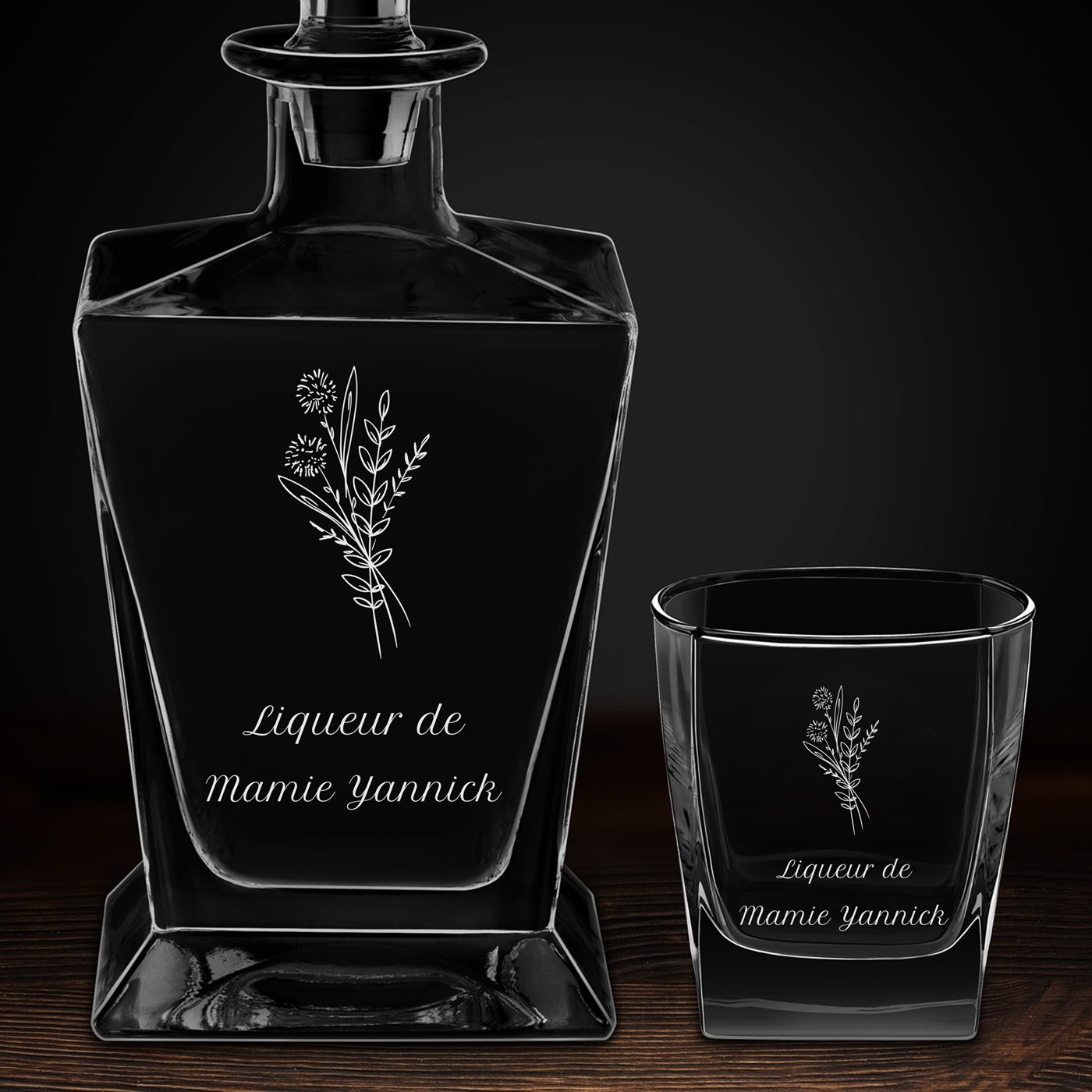Carafe à whisky Pyramid et 4 verres avec gravure pour grand-mère