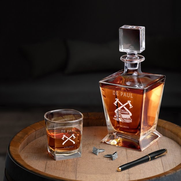 Carafe à whisky Pyramid et 4 verres avec gravure pour monsieur