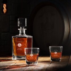 Carafe Cube et 4 verres à whisky avec gravure pour l'anniversaire de mariage des amis