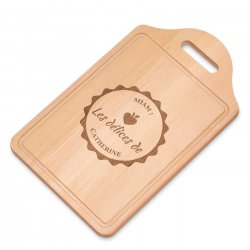 Planche en bois à découper personnalisée pour l'anniversaire d'une amie