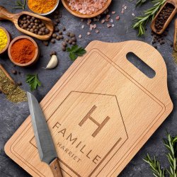 Planche en bois à découper avec gravure pour des amis pour une crémaillère