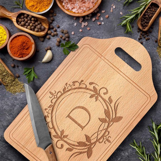 Planche en bois à découper avec gravure pour l'anniversaire d'un proche