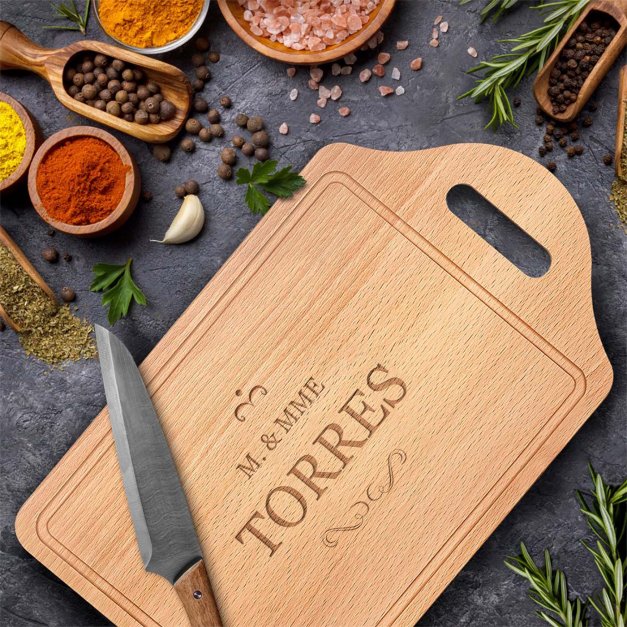 Planche en bois à découper personnalisée pour un mariage
