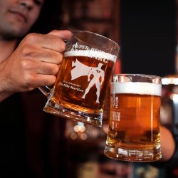 Chope en verre à bière avec gravure pour papa super héros