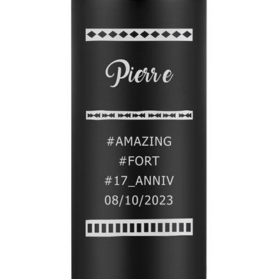 Mug de voyage noir personnalisé avec un affichage LED pour jeune homme pour ses 17 ans