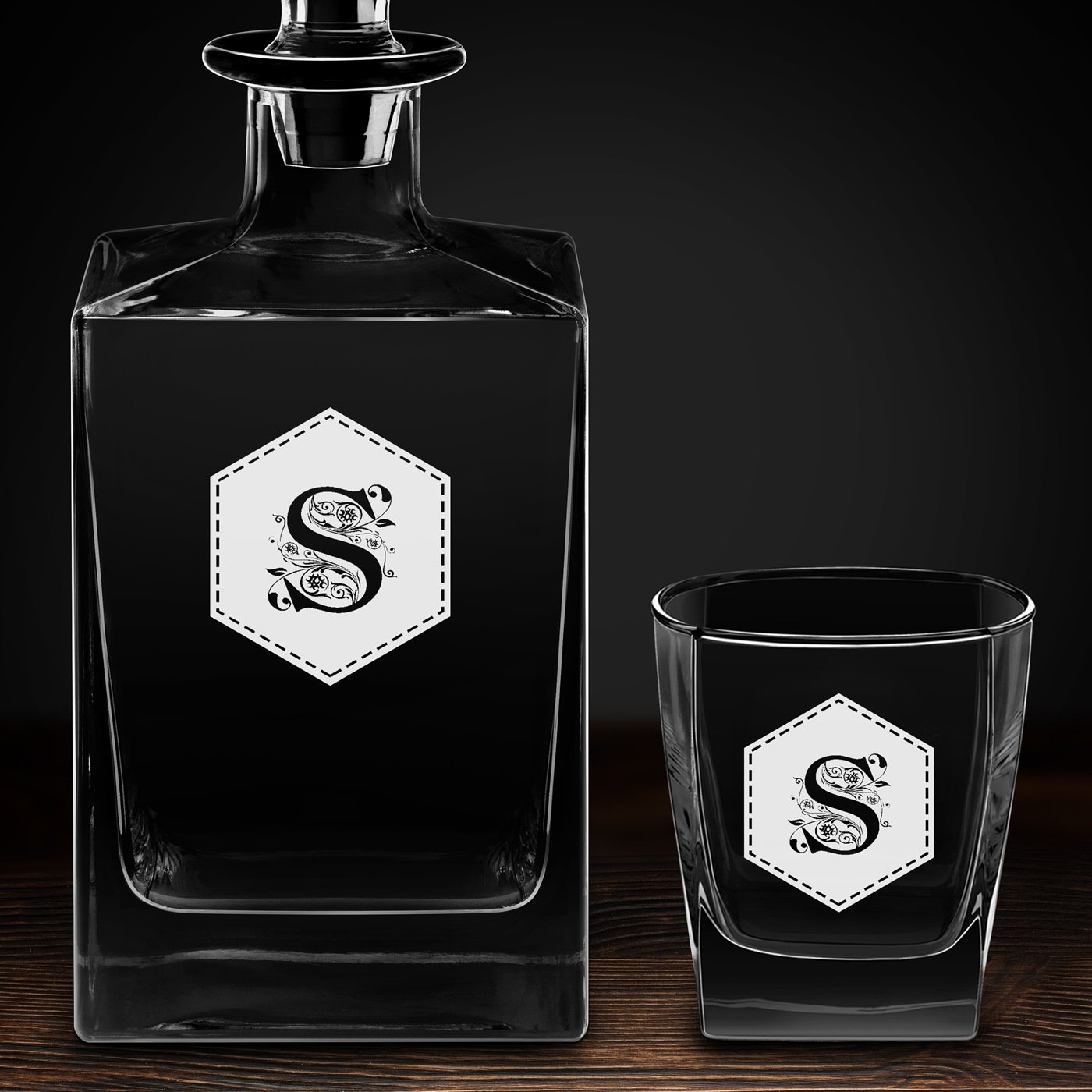 Carafe Cube et 4 verres à whisky avec gravure pour homme et femme avec une initiale
