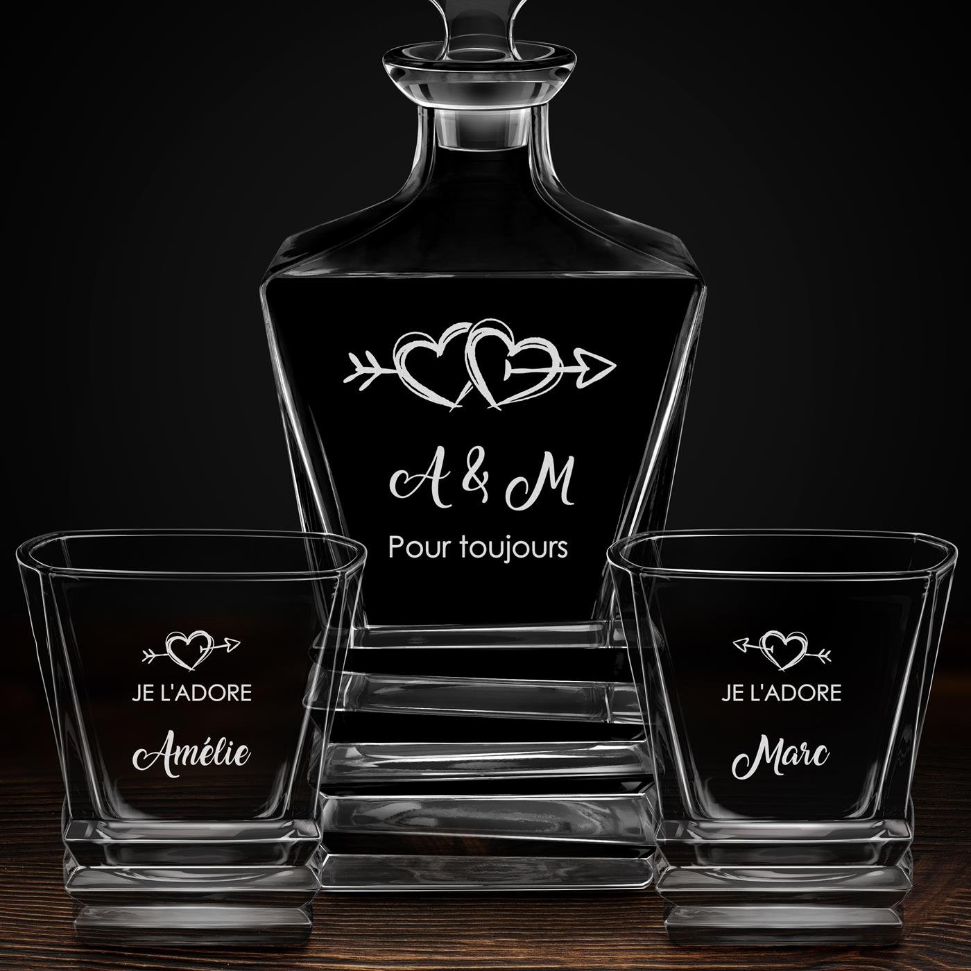 Ensemble Carafe Geometric et 2 verres avec gravure pour couple avec petit cœur