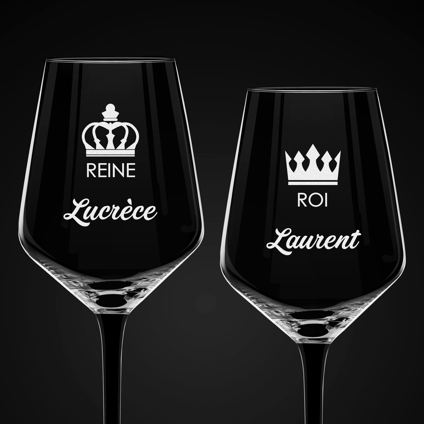 2 verres à vin à pied noir avec gravure pour le roi et la reine