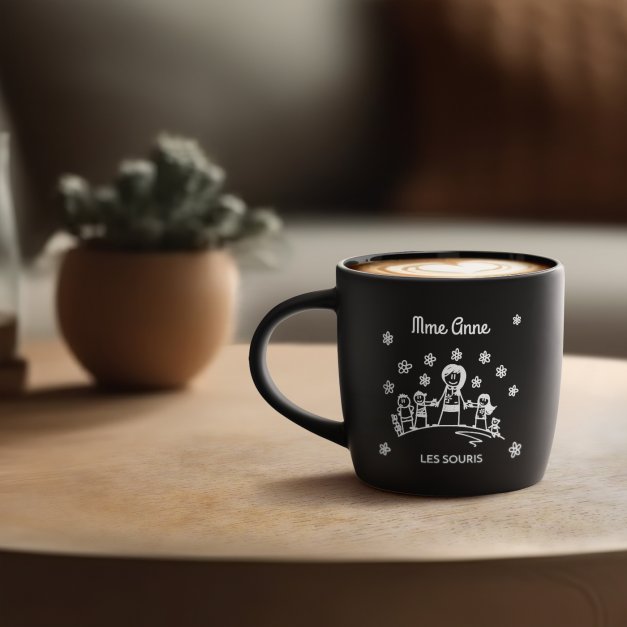 Tasse noire en céramique avec gravure pour elle enseignante institutrice