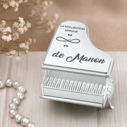 Coffret à bijoux en forme de piano personnalisé pour l'anniversaire d'une amie
