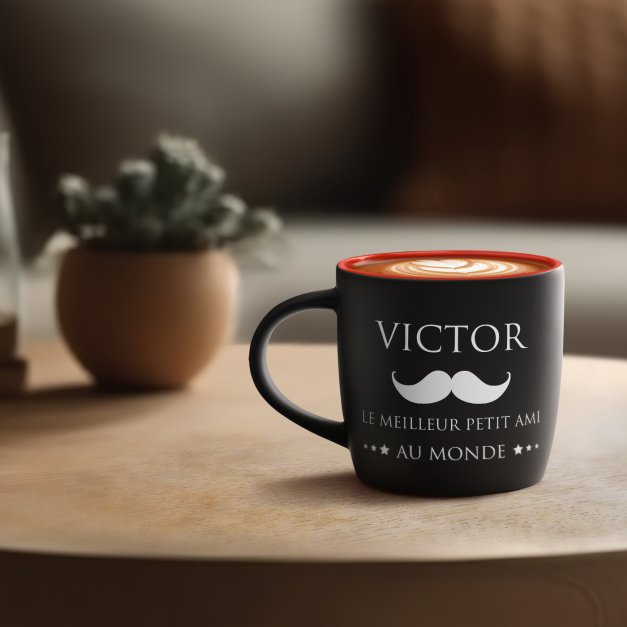 Tasse noire fond rouge en céramique avec personnalisation pour meilleur copain du monde
