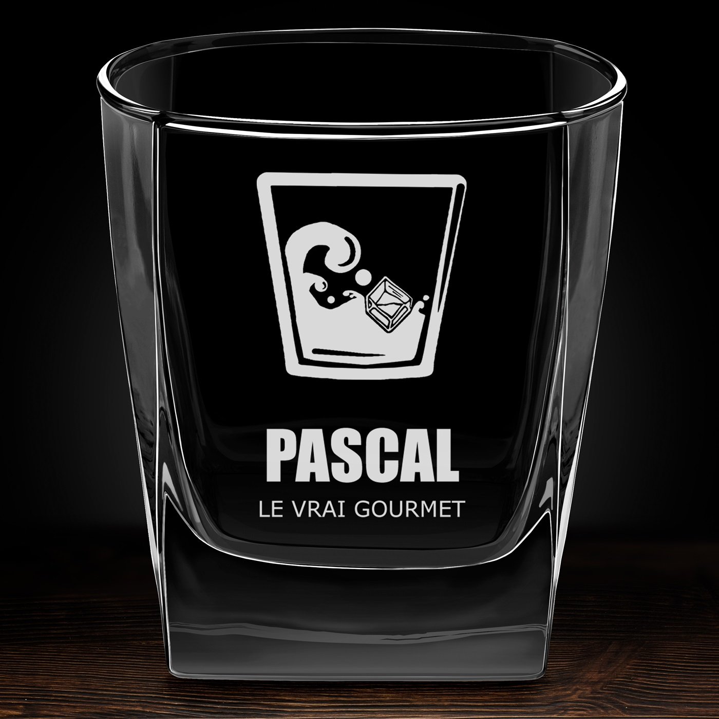 Verre à whisky avec gravure pour l'anniversaire d'un vrai connaisseur