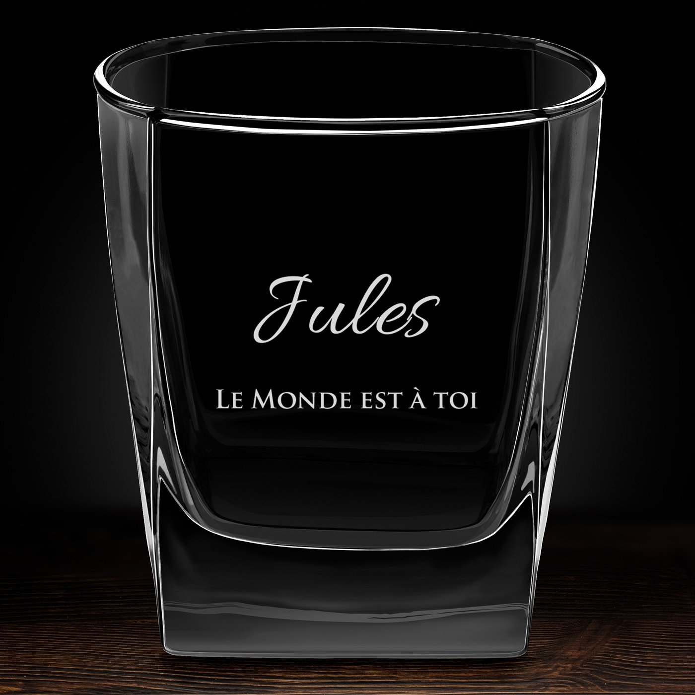 Verre à whisky avec gravure pour l'anniversaire d'un jeune homme