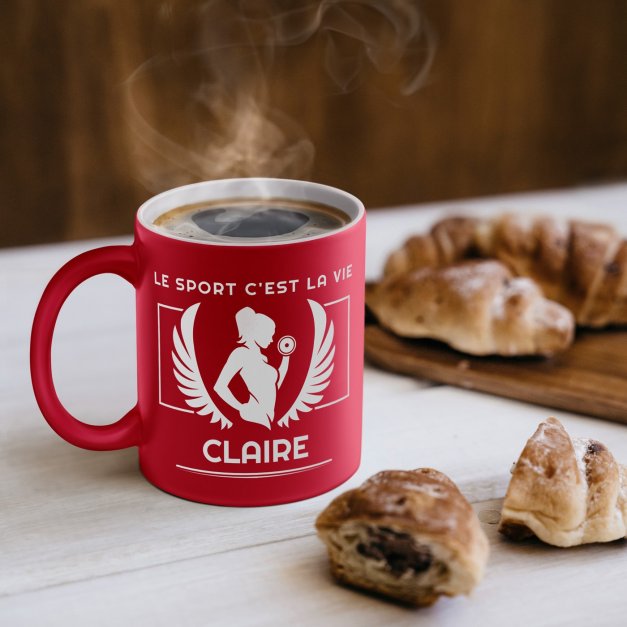 Tasse rouge en céramique fond blanc avec personnalisation pour elle sportive fitness anniversaire 