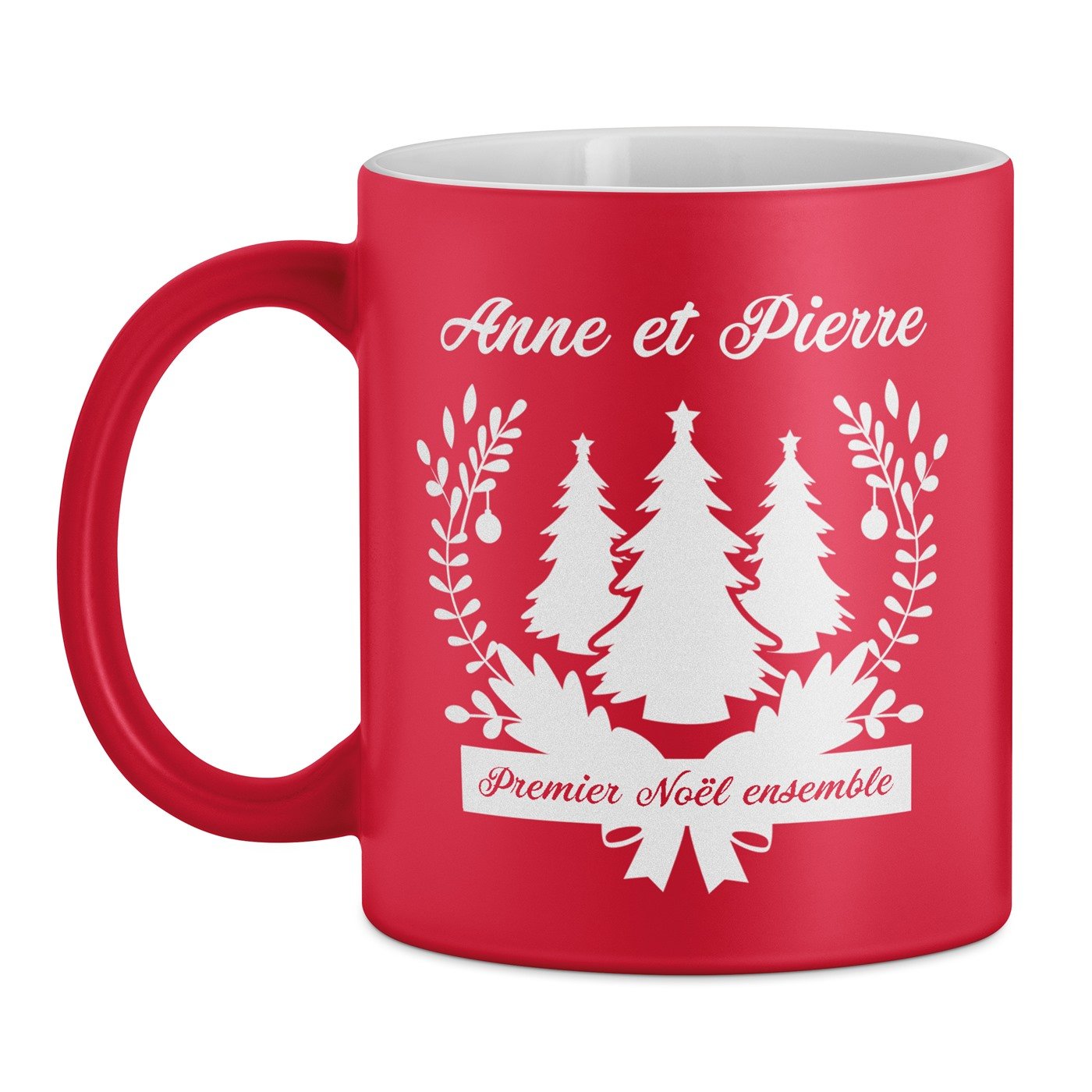 Tasse rouge en céramique fond blanc avec personnalisation pour couple noel