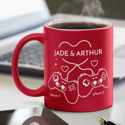 Tasse rouge en céramique fond blanc avec personnalisation pour couple saint valentin