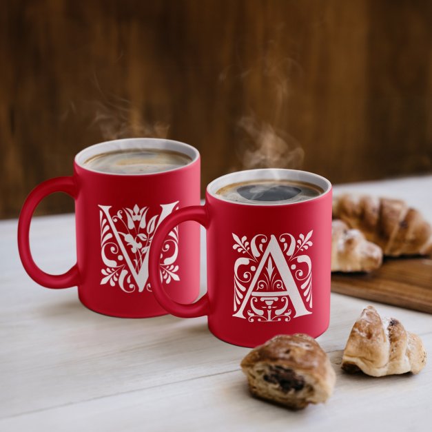Set de 2 tasses rouges en céramique fond blanc avec personnalisation initiales pour couple mariage noel