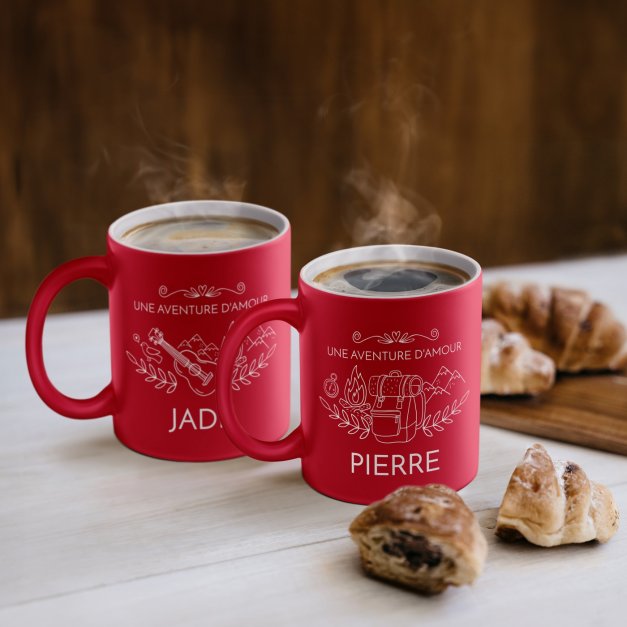 Set de 2 tasses rouges en céramique fond blanc avec personnalisation pour guitariste voyageur mariage anniversaire