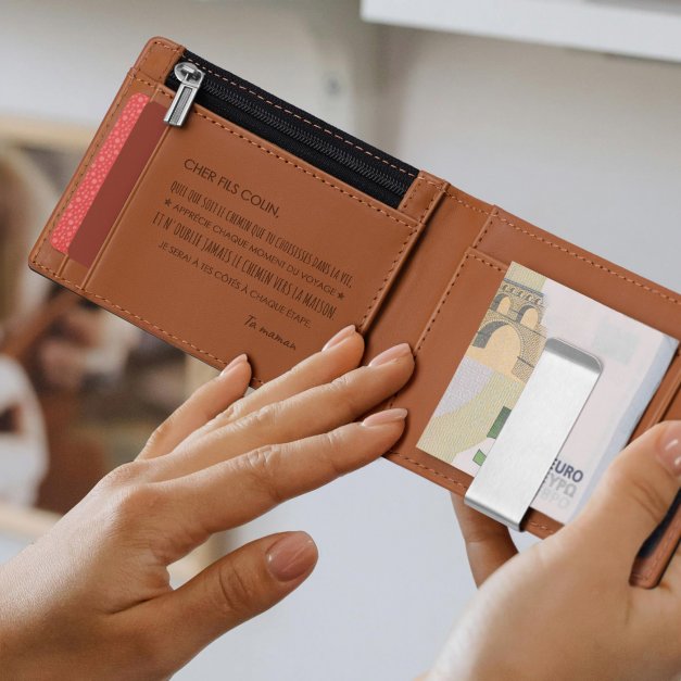Portefeuille Slim en cuir noir lisse avec intérieur brun avec gravure pour un fils pour son anniversaire