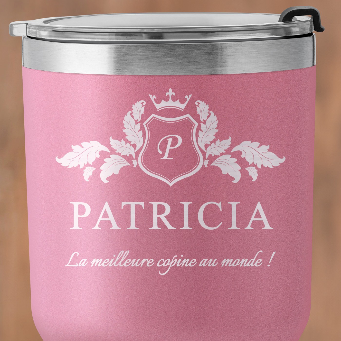 Mug isotherme rose personnalisé pour l'anniversaire d'une copine