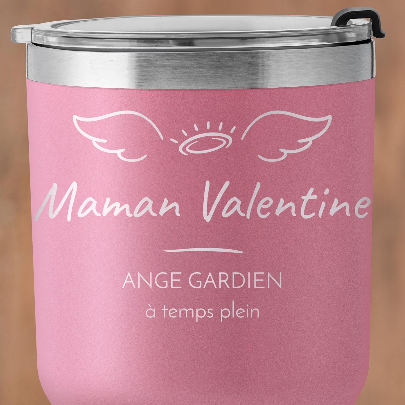 Mug isotherme rose avec gravure pour la fête des mères