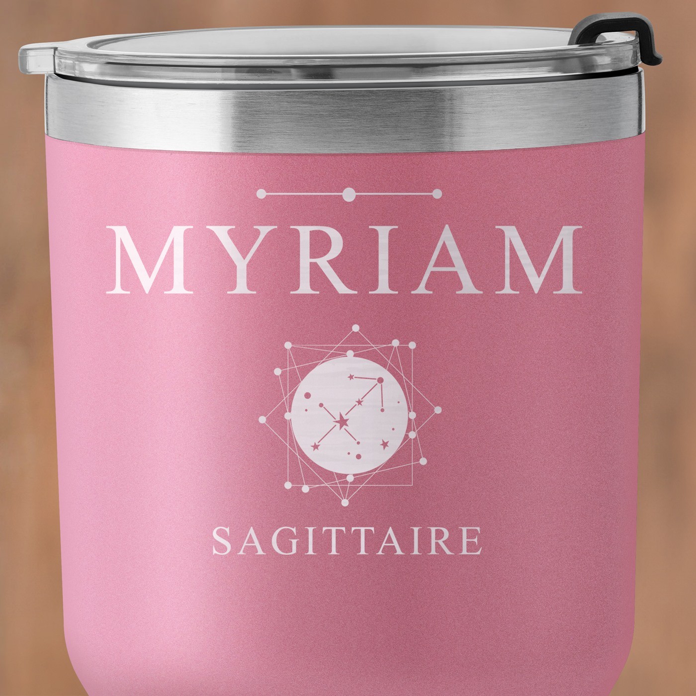 Mug isotherme rose personnalisé pour une copine pour son anniversaire