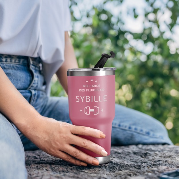 Mug isotherme rose personnalisé pour l'anniversaire d'une sportive