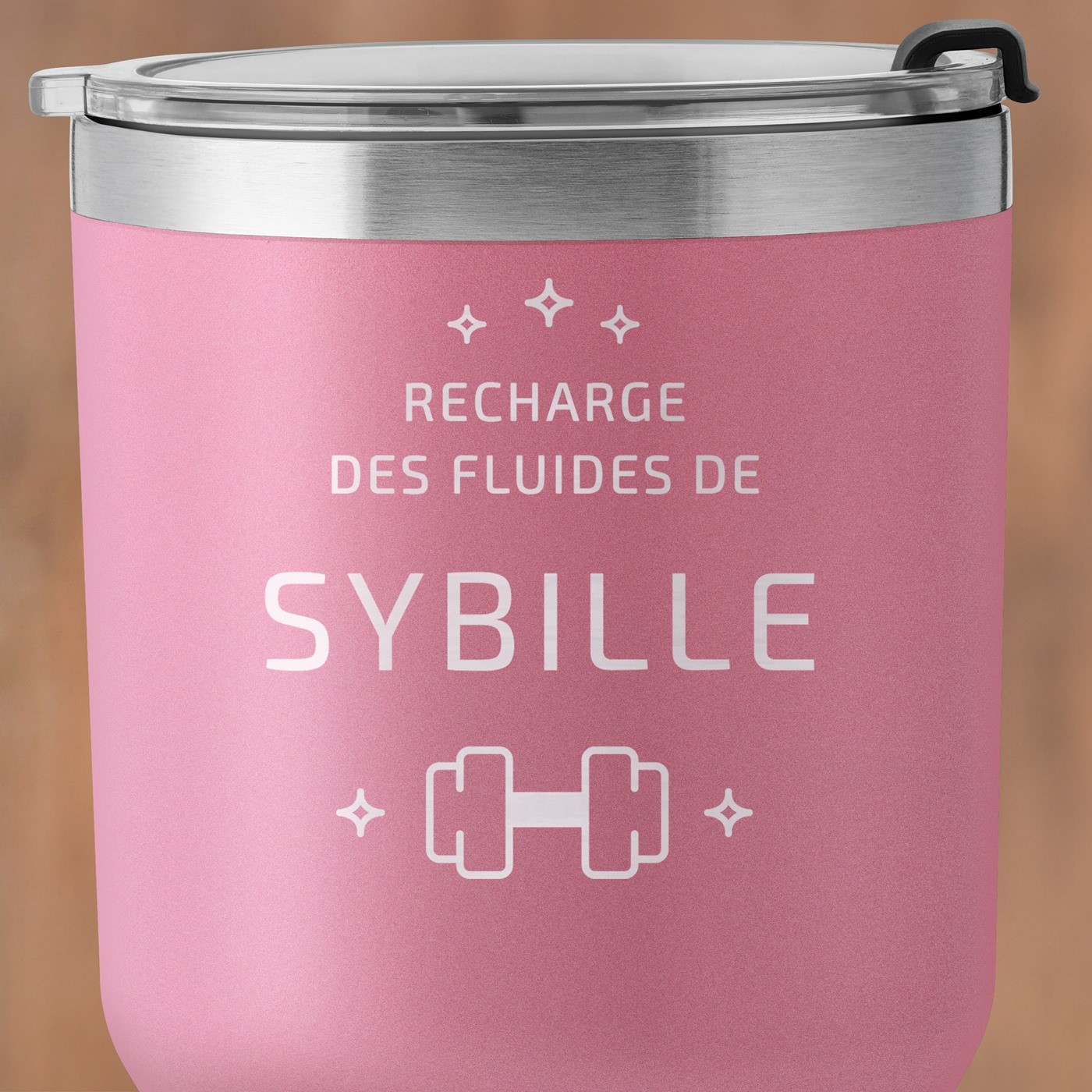Mug isotherme rose personnalisé pour l'anniversaire d'une sportive