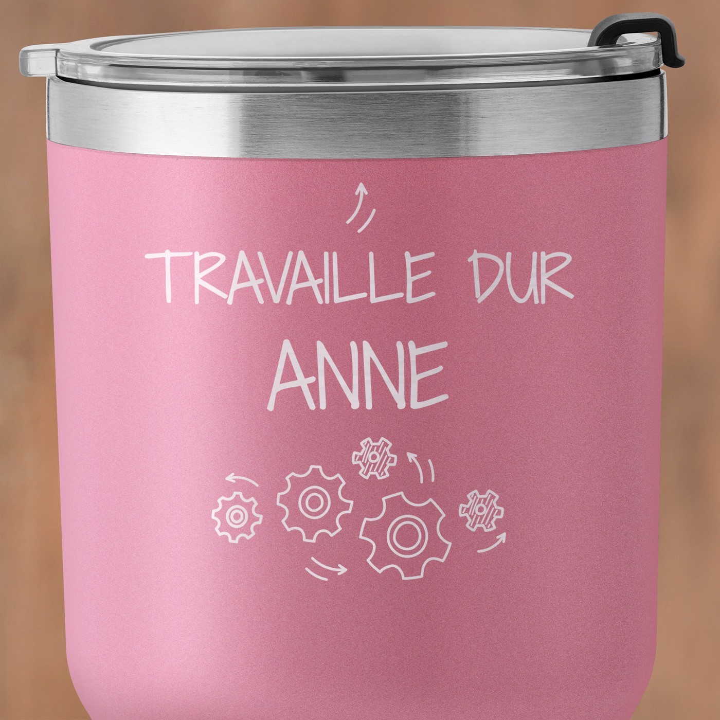 Mug isotherme rose personnalisé pour une copine pour une promotion de travail