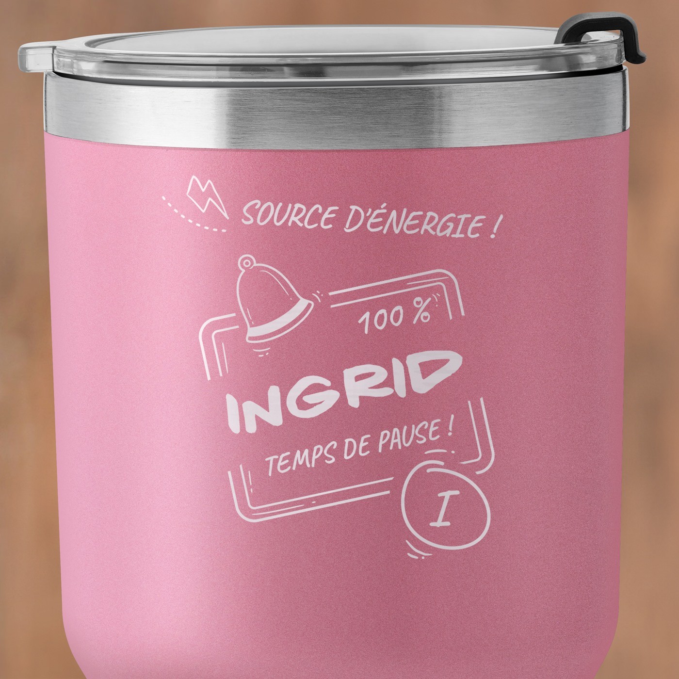 Mug isotherme rose avec gravure pour une prof