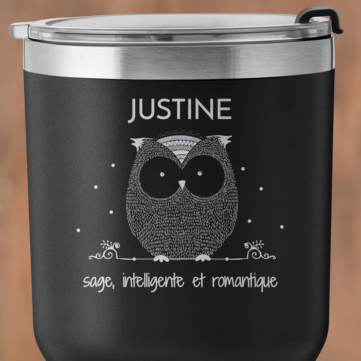 Mug isotherme noir avec gravure pour une femme pour la Saint-Valentin