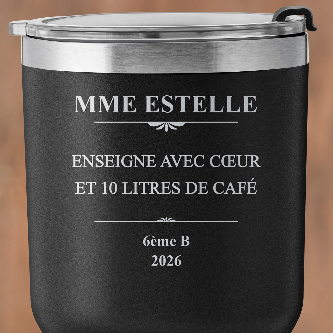 Mug isotherme noir personnalisé pour une enseignante pour la fin de l'année